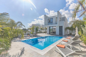 Almaria Villas
